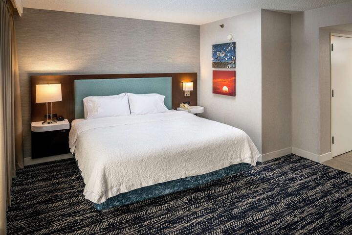 Hampton Inn Long Island / Commack