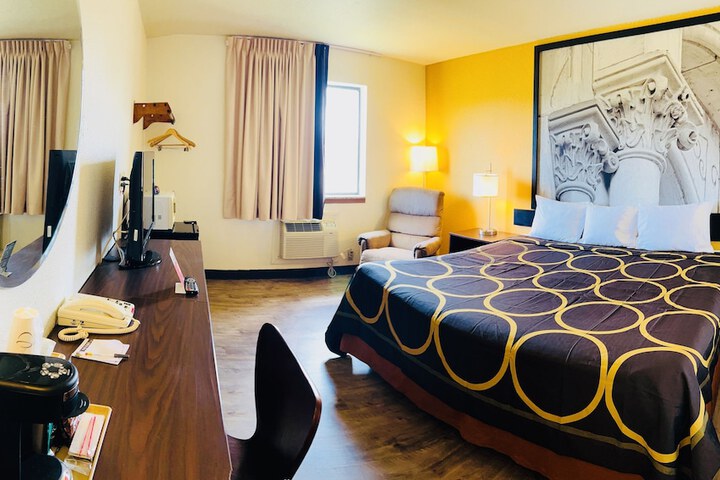 Room 40 of 42