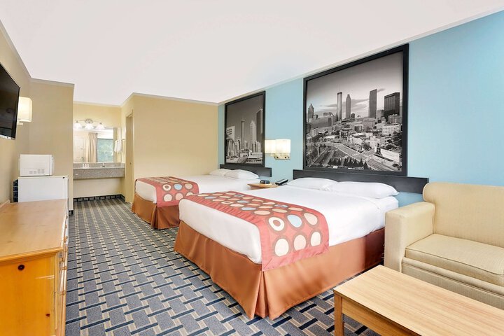Room 8 of 15