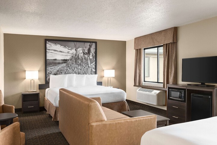 Room 27 of 35
