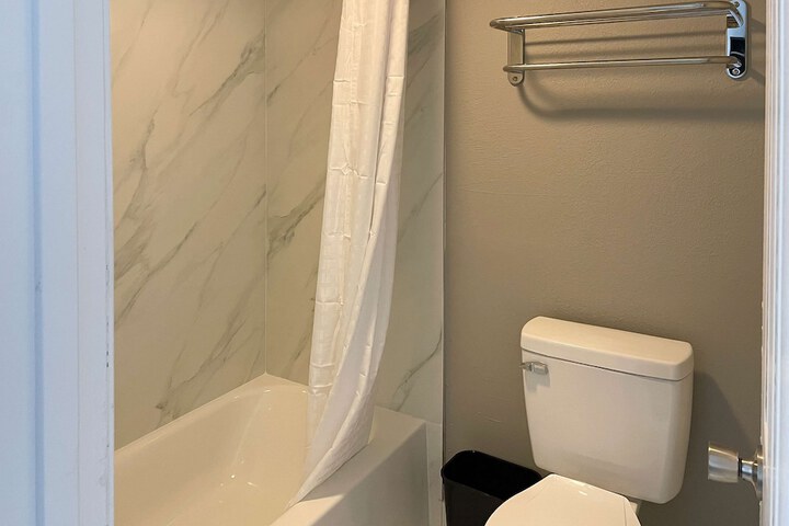 Room 52 of 56