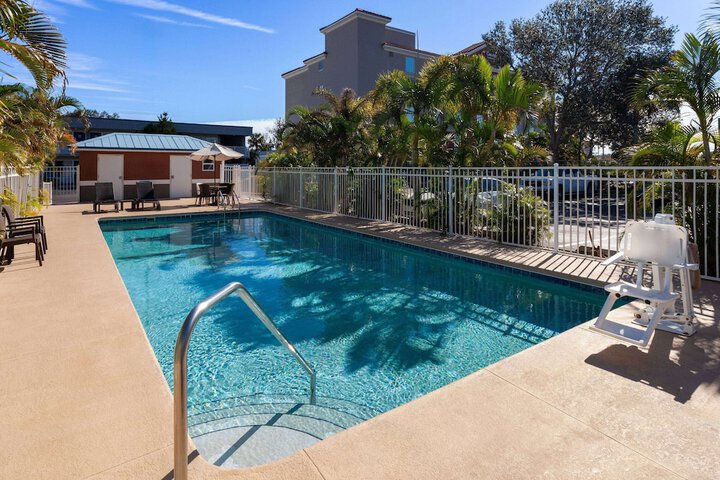 Pool 6 of 34