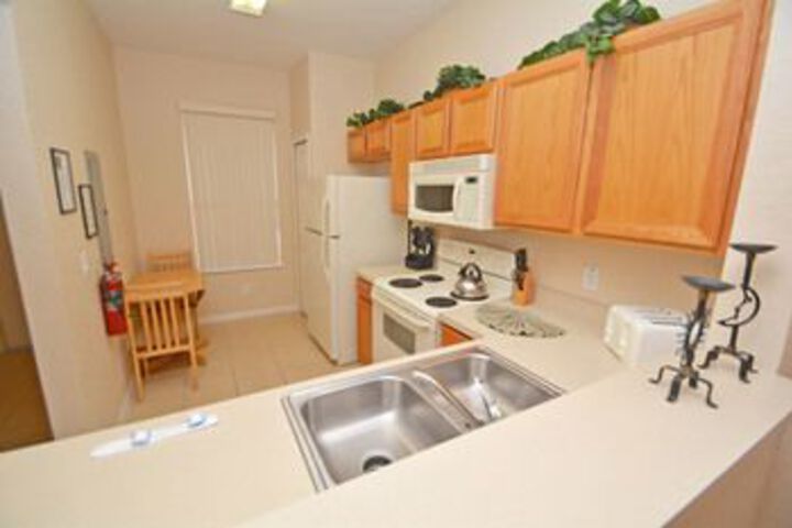 Orlando Sweet Vacation Home 4 Br Villa by RedAwning