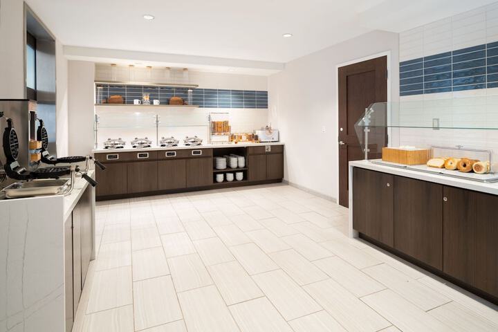 Breakfast/Coffee Service 35 of 44