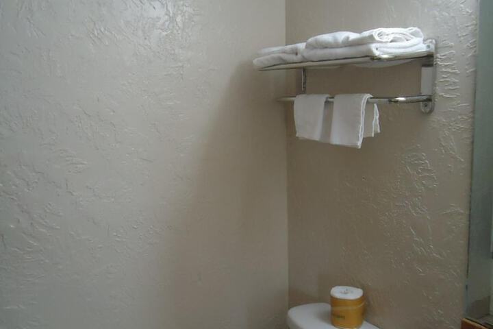Room 10 of 36