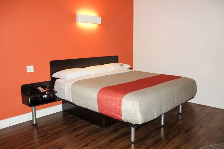 Room 19 of 43