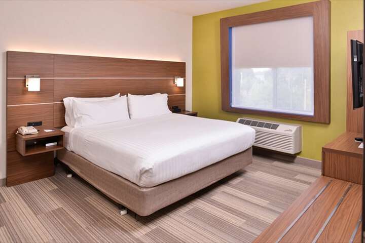 Holiday Inn Express & Suites Albany by IHG