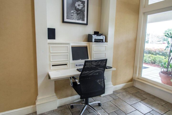 Business Center 33 of 33