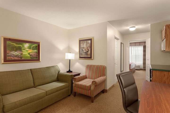 Country Inn & Suites by Radisson Ames, IA