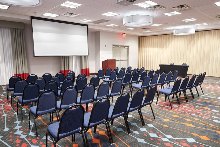 Holiday Inn & Suites Stockbridge / Atlanta I-75 by IHG