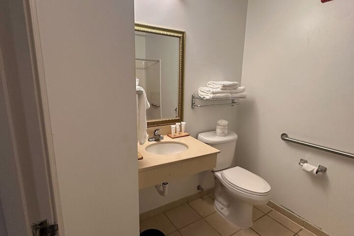 Room 9 of 24