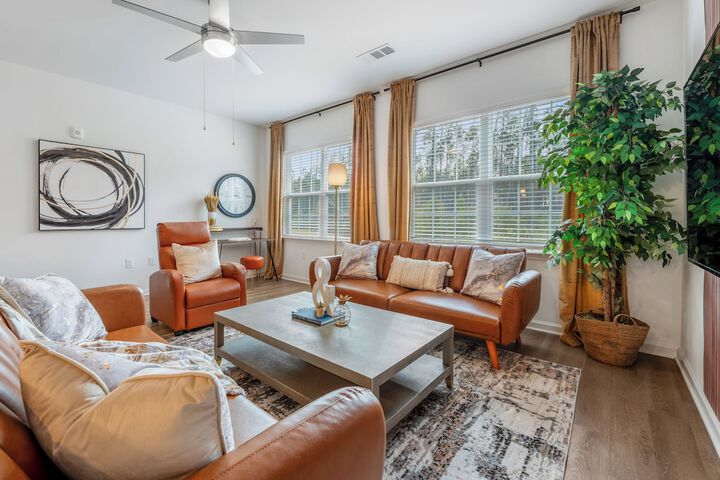 Luxurious Apartments - Pool Gym Bikes