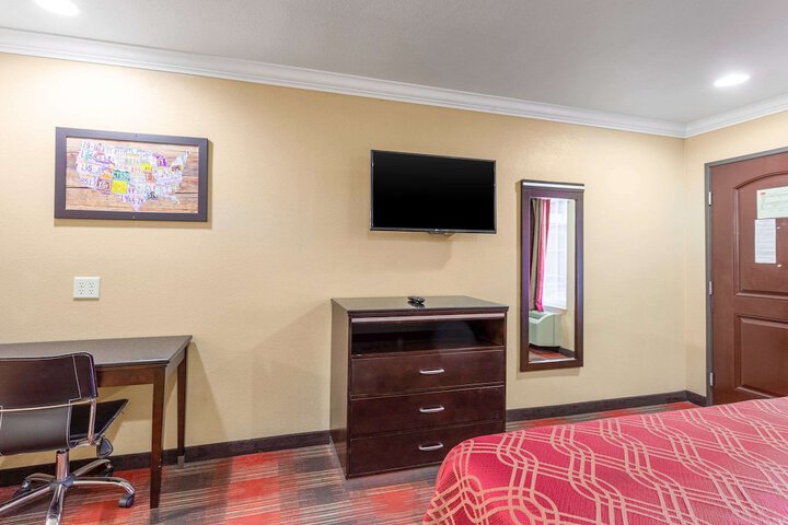 Room 26 of 34