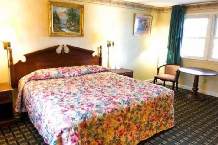 Room 17 of 30