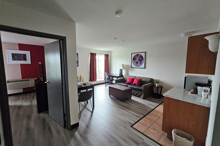 Room 4 of 15