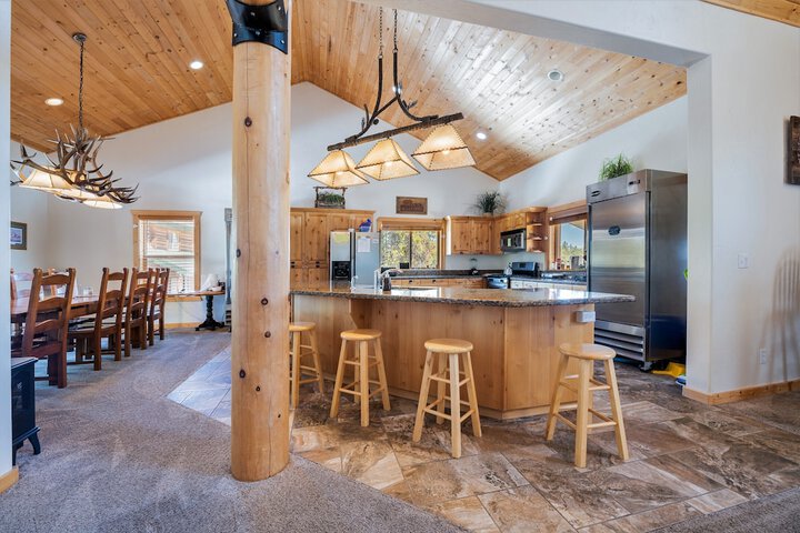 The Hideaway Lodge