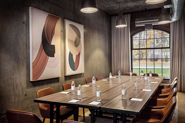 The Loom Hotel Tapestry Collection by Hilton