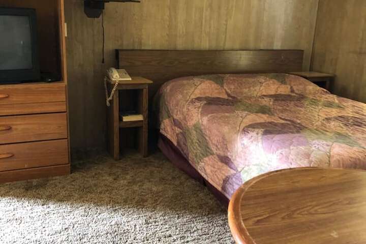 Room 9 of 19