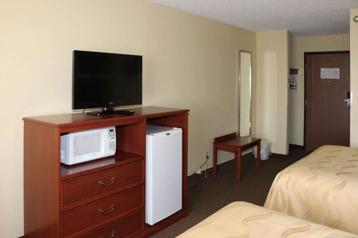 Room 16 of 32