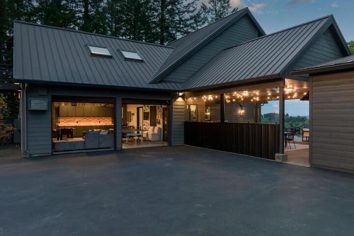 Escape to Wine Country Luxurious Getaway Awaits