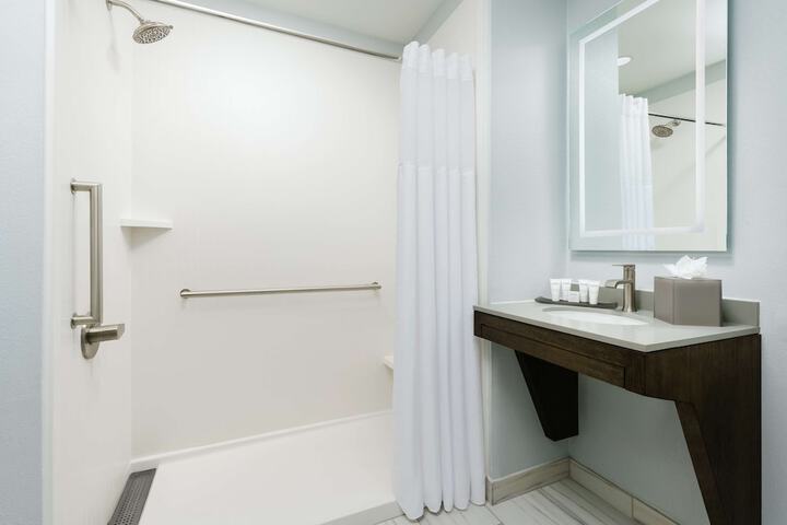 Room 20 of 32