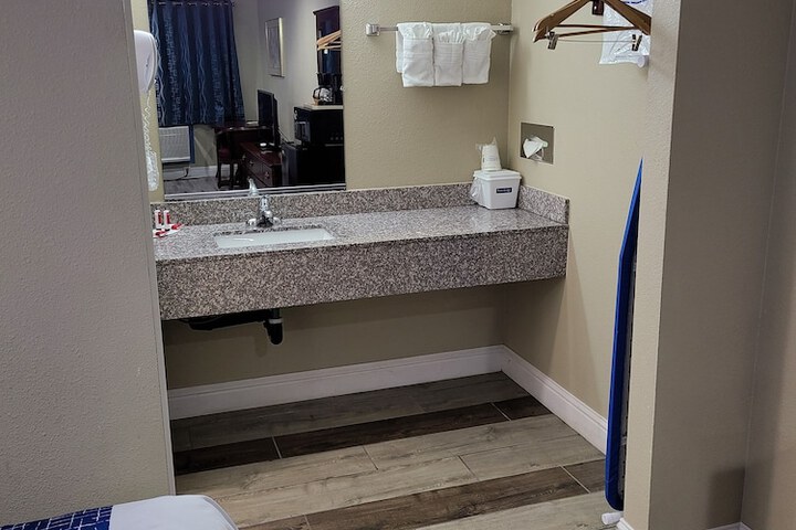 Room 31 of 44
