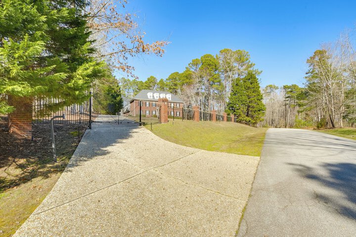 Hike Golf & Boat: Wake Forest Home w / Yard