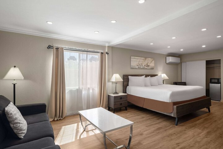 Days Inn by Wyndham Las Vegas Airport Near the Strip