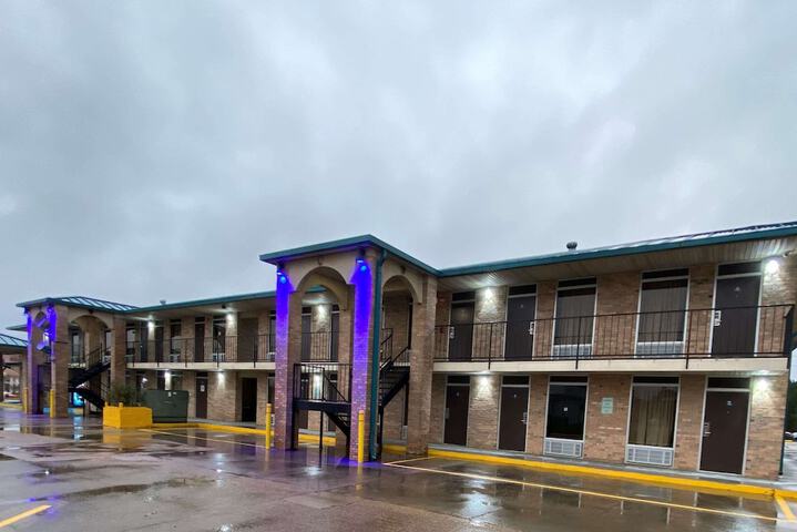 Hotel 7 of 30