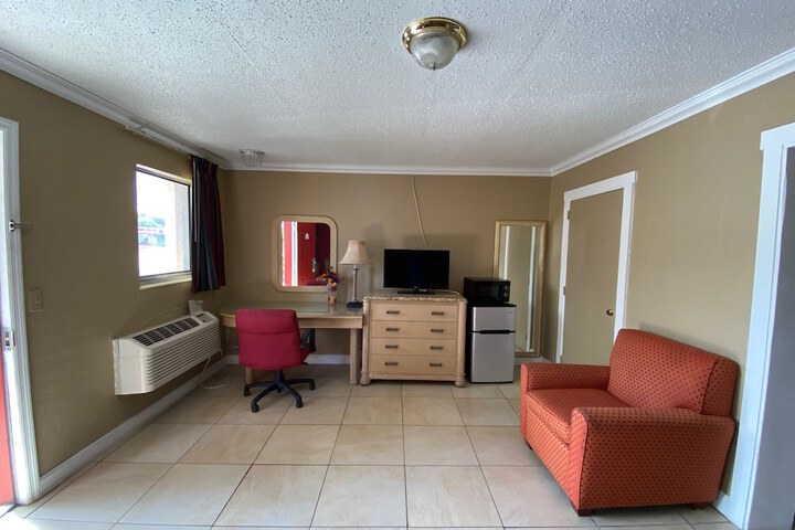 Room 9 of 21