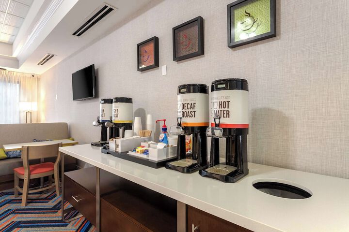 Breakfast/Coffee Service 36 of 40