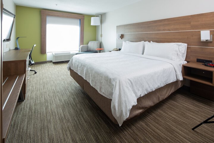 Holiday Inn Express & Suites Lenoir Cty by IHG