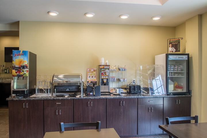 Breakfast/Coffee Service 27 of 32
