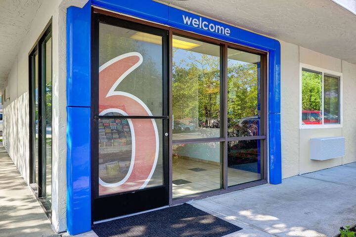 Motel 6 Issaquah WA - Seattle - East