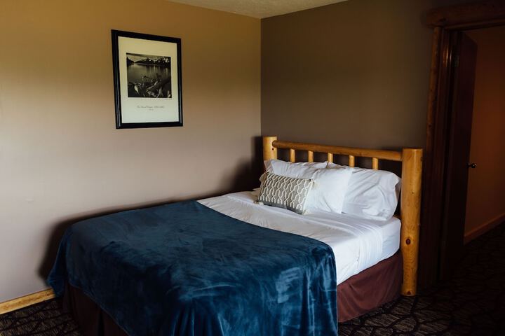 Room 30 of 77