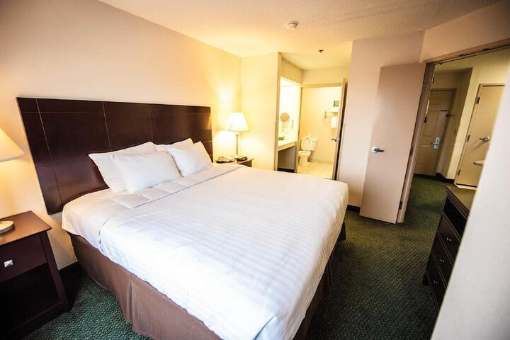 Room 13 of 36