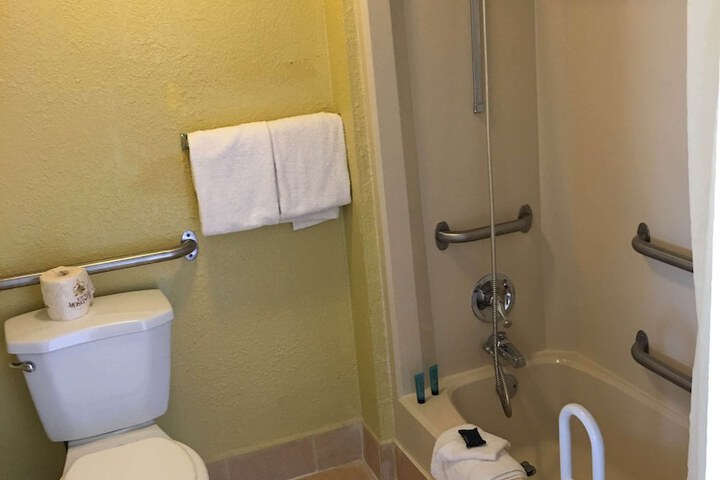 Americas Best Value Inn Conyer