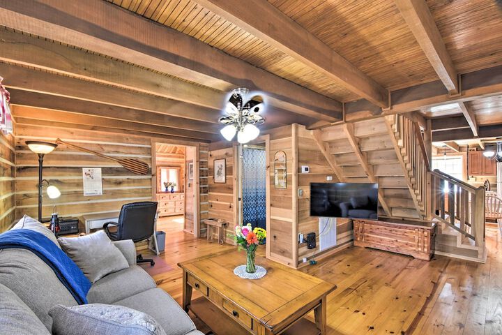 The Lake Place Cabin w / Golf Cart & Free Kayaks!