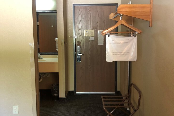Room 30 of 42