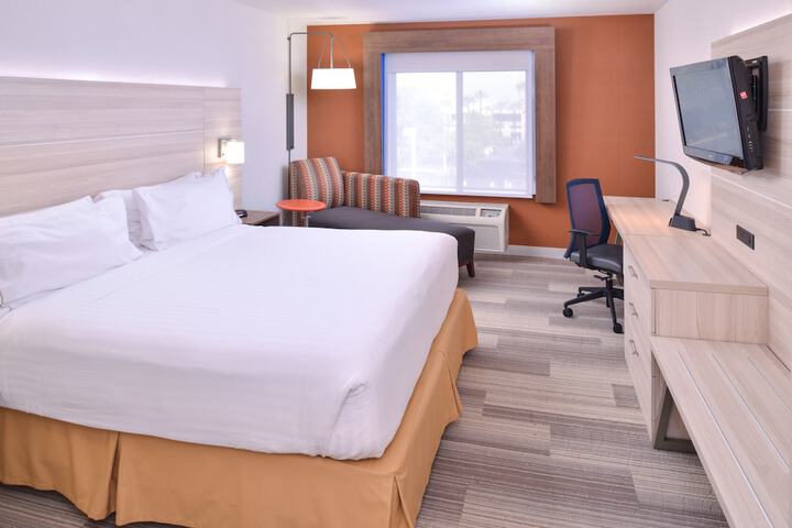 Room 12 of 46