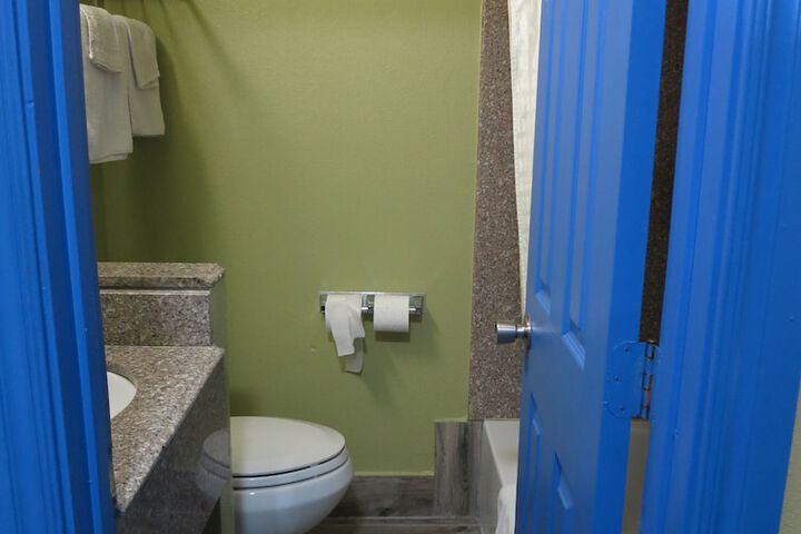 Room 4 of 13