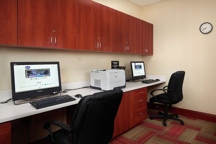 Business Center 33 of 33