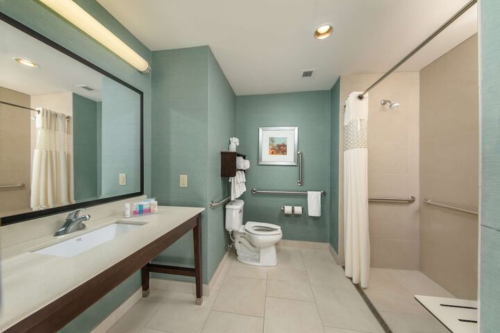 Room 10 of 29
