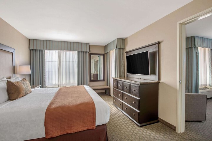 Room 18 of 65