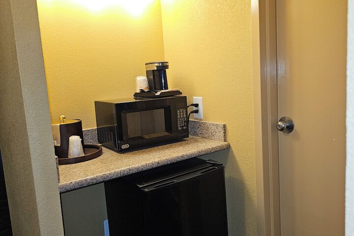 Clarion Inn & Suites Roswell