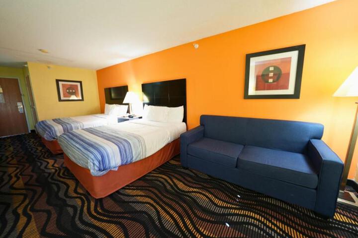 Rock Island Inn & Suites Streator IL