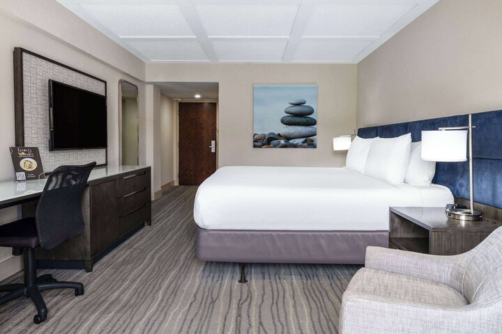 Room 34 of 51