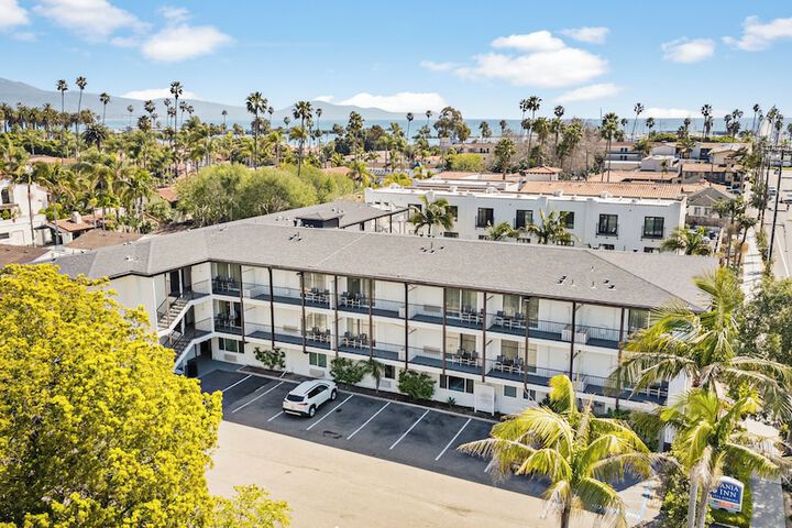 Hotel 4 of 82