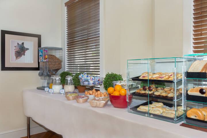 Breakfast/Coffee Service 43 of 47