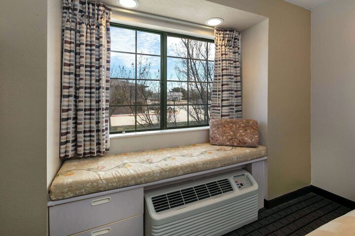 Room 14 of 22